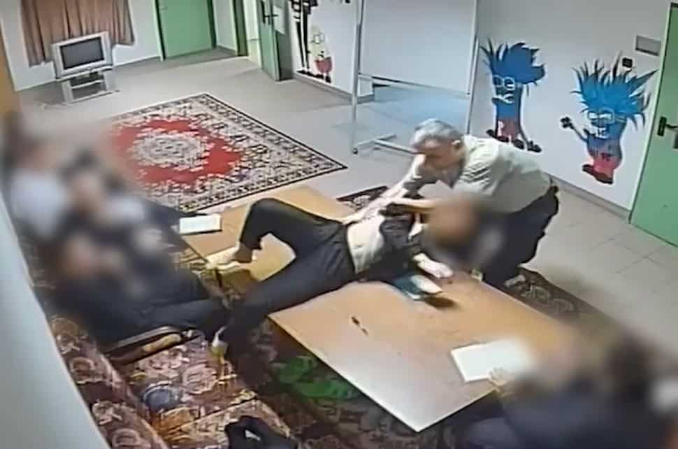 Elmondta egy Szőlő utcai növendék a nevelőjének, milyen szörnyűséget tett vele Juhász Péter Pál, de az feljelentés helyett felnyomta őt az igazgatónál